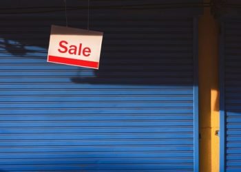 Why Choose a Dynatect Box Truck Roll-Up Door for Your Commercial Vehicle?