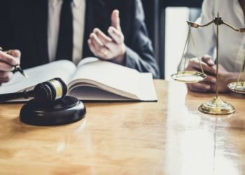 Five Key Features That You Should Look For In An Expert Law Firm