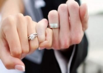 Know the pros and cons of the metals and materials you choose for your wedding bands and rings 