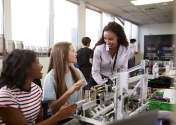 Upcoming College Students: Here’s Why You Should Apply For Stem Programs