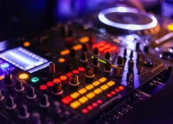 Getting Started with DJ Controllers