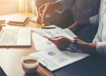 How to Become a Financial Advisor: The Key Steps