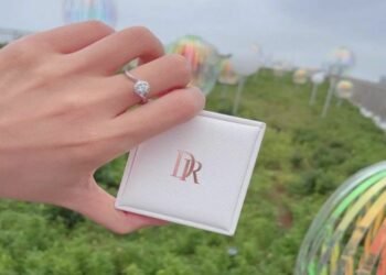 How to Buy a DR Engagement Ring?