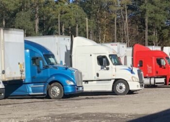 How to Choose the Best Medium-Duty Truck for Your Logistics Needs