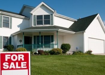 Set the real estate market on fire with these house flipping tricks in 2023!