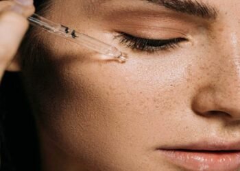 A Complete Guide To Kojic Acid Serum: Brighten Your Skin