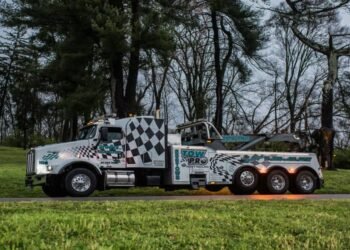 How can you ensure that the heavy-duty towing journey is safe and smooth?