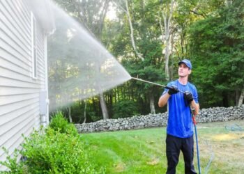 How Can Pressure Washing Mitigate the Harmful Effects of Outdoor Mold?