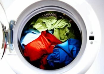 Replacing the drive belt of the washing machine