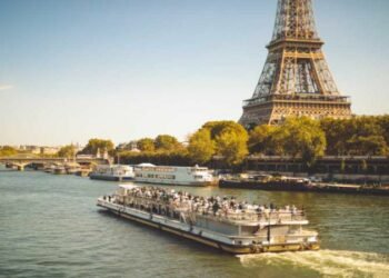 Eiffel Tower Tickets and Eiffel Tower Tour with Seine River Cruise: The Ultimate Parisian Experience