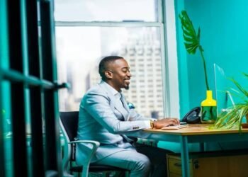 4 Reasons to Hire a Commercial Collection Agency