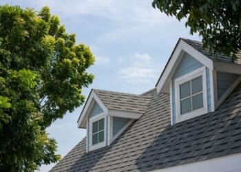 5 Essential Tips for Roof Maintenance and Repair