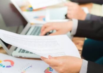 Why is Paper-based Document Management no Longer Practical for Businesses?