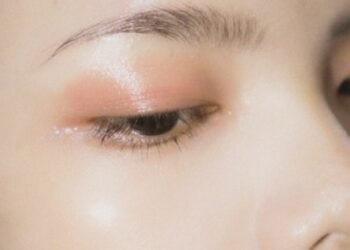 What Can Cause Swollen Eyelids