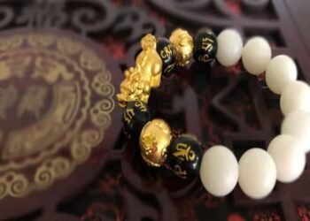 6 Tips for How to Style a Dragon Bracelet to Enhance Your Outfit