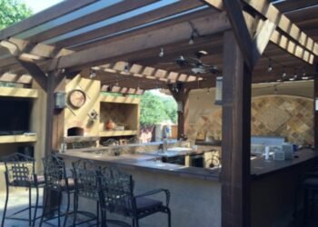 5 Outdoor Bar Design Ideas for Your Backyard