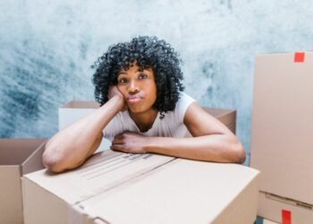 Moving Far Away? What You Should Do with All of Your Stuff