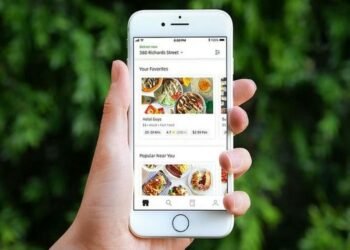 Offering Delivery: How It Changes The Game For Restaurants