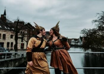 Female Viking Clothing: What Did They Wear?