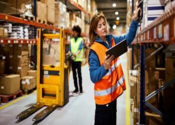 What is Wholesale and How Can It Help Your Business Save?