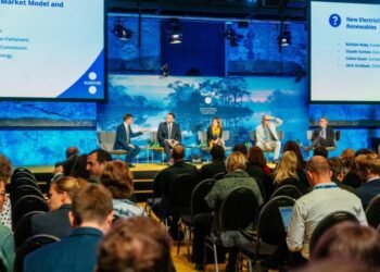 Navigating the World of UK Business Energy Suppliers: How Business Energy Comparison Makes It Easy