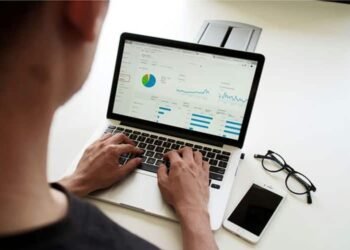 How to Use Real Estate Investor Reports To Track Your ROI