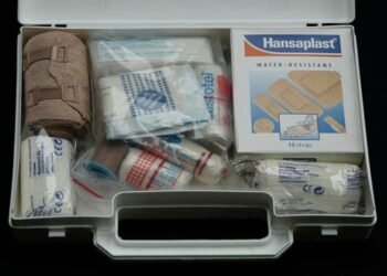 Keep a First-Aid Kit in Your Home and Office for These Reasons