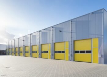 4 Advantages of Choosing a Steel Garage Door for Your Commercial Property