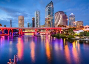 4 Pros and Cons of Living in Florida