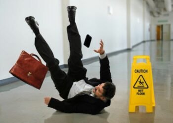Emergency Response: Immediate Actions to Take After a Workplace Slip and Fall