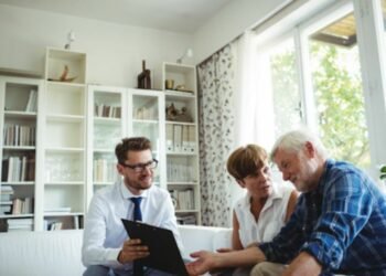 Fiduciary vs Trustee: Differences, Similarities, and What You Should Know