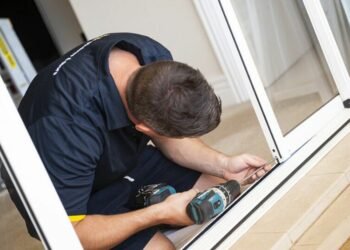 Sliding Door Repairs in Australia: The Door & Window Repair Man’s Expert Guide