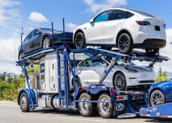 Interstate Car Transport: Essential Tips for a Smooth Move