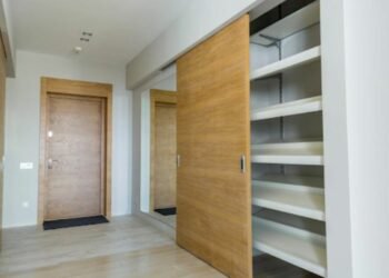 Transform Your Home with These Stylish Modern Barn Door Designs