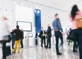 9 Essential Items to Include in Your Next Trade Show Checklist