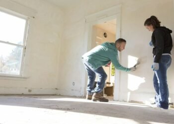 Steps to Take to Repair a Damaged Wall in Your House 