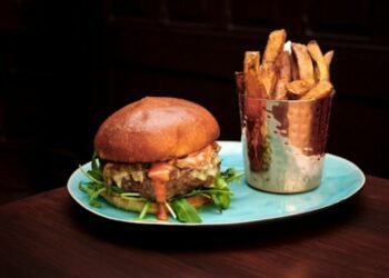 The Health Benefits of Choosing a Plain Hamburger Over Complex, High-Calorie Burgers